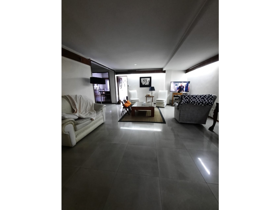 CASA EN VENTA EN CASTELAR SUR!! - 3