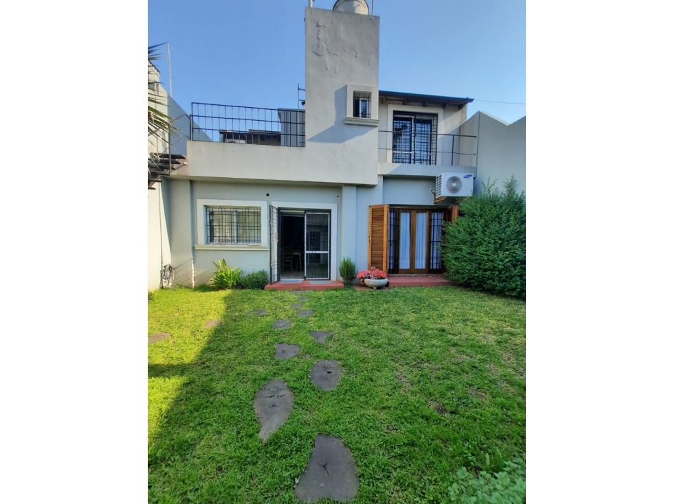 CASA EN VENTA EN CASTELAR SUR!! - 5