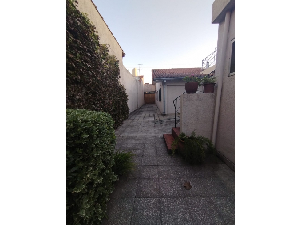 PROPIEDAD EN CASTELAR NORTE!!!! - 6