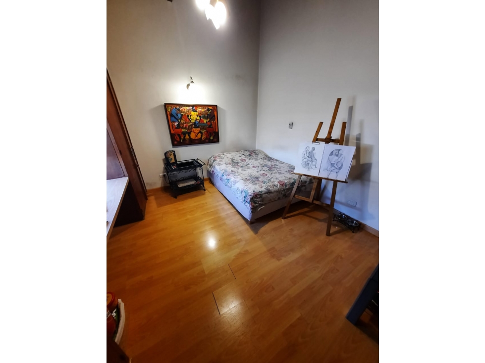 CASA EN VENTA EN CASTELAR SUR!! - 6