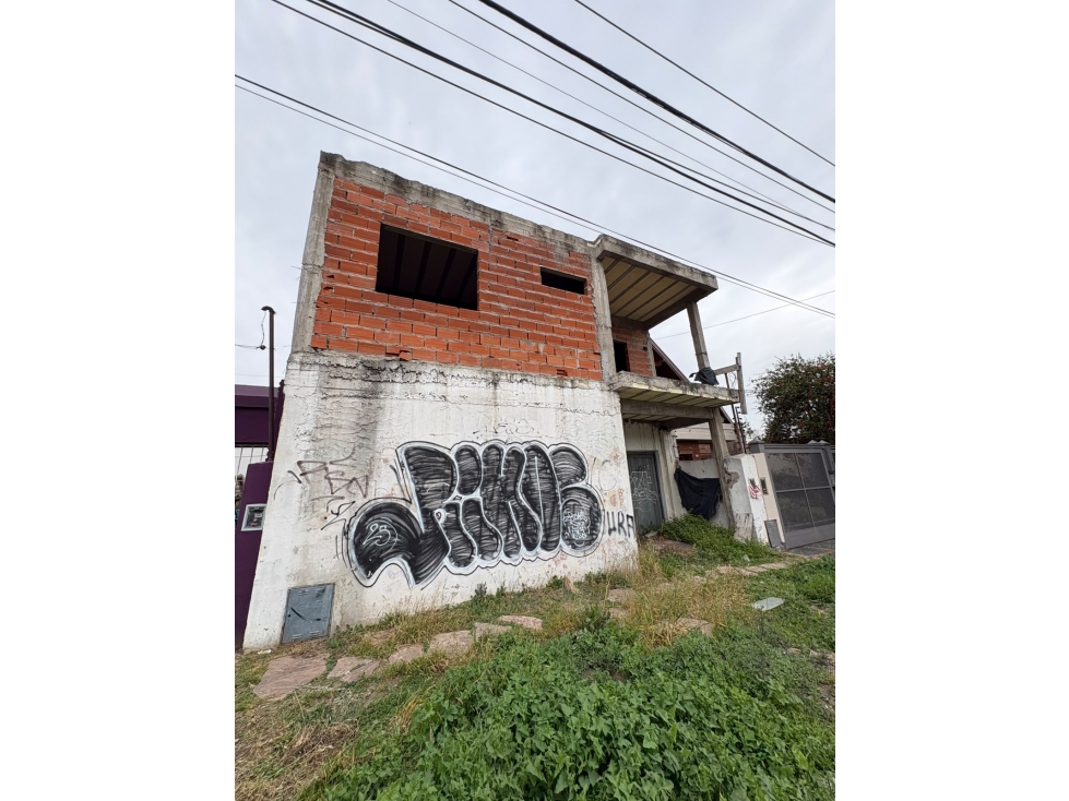 OPORTUNIDAD CASA EN CASTELAR NORTE!! — foto 2