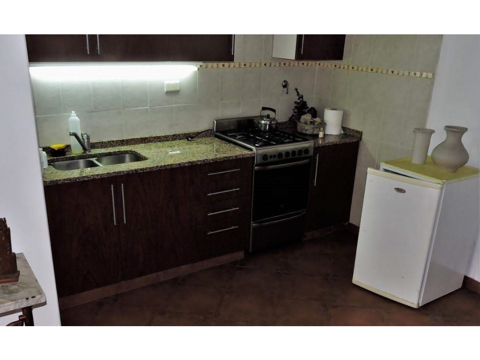 CASA EN VENTA EN CASTELAR NORTE!! - 3