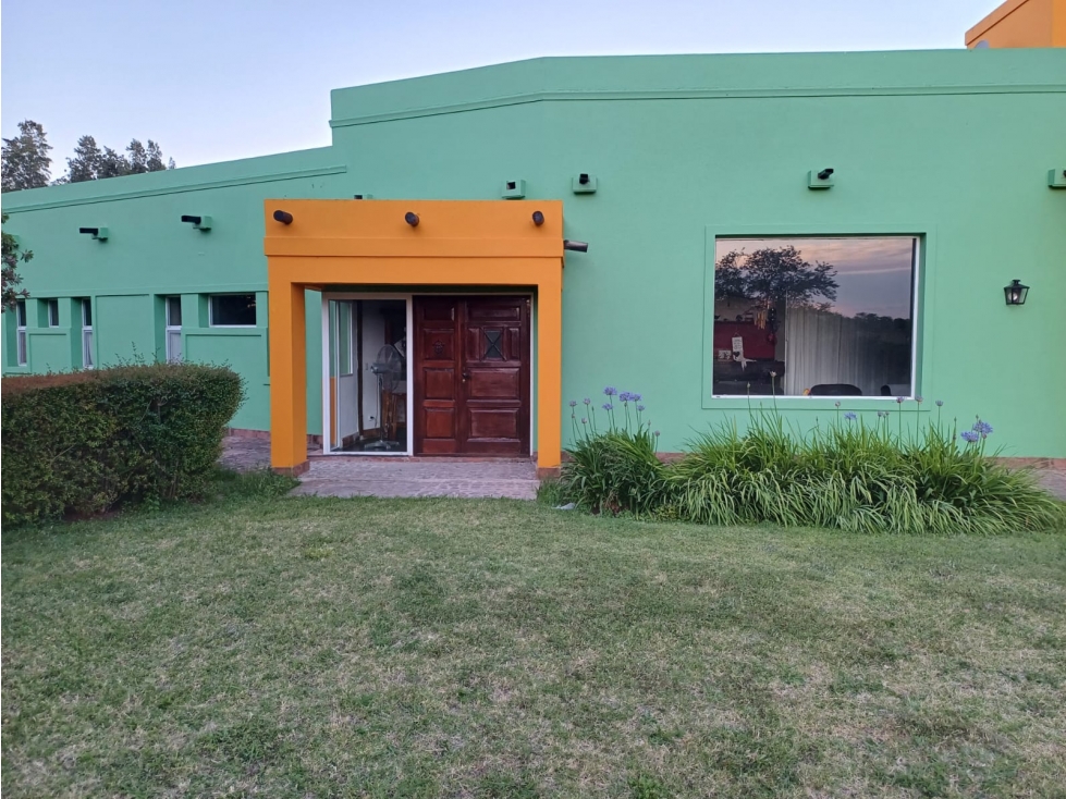 Amplia Casa de Campo en Venta Estancia Las Lilas