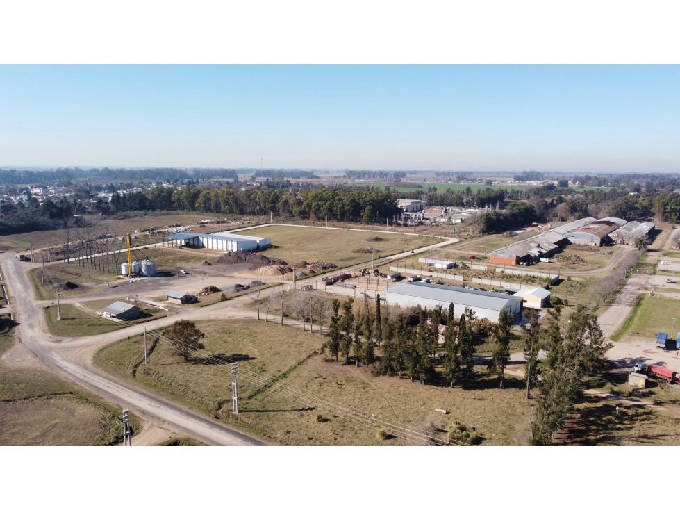 LOTE EN PARQUE INDUSTRIAL - ZONA OESTE - 2