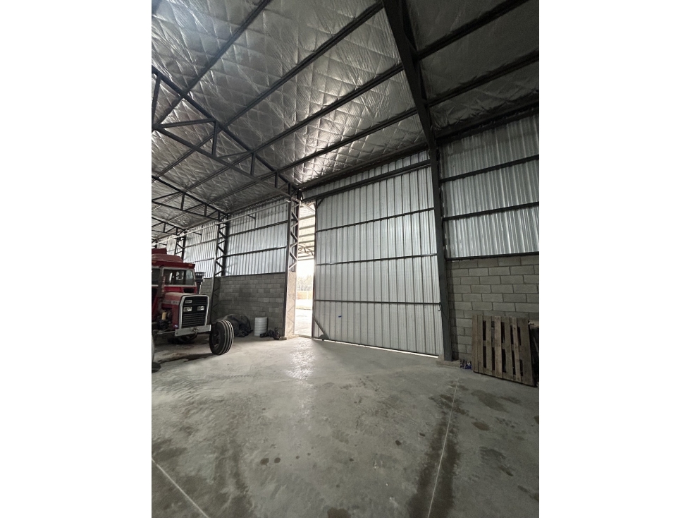 Alquiler Galpon desde 300 m2 en Zona Oeste - 1