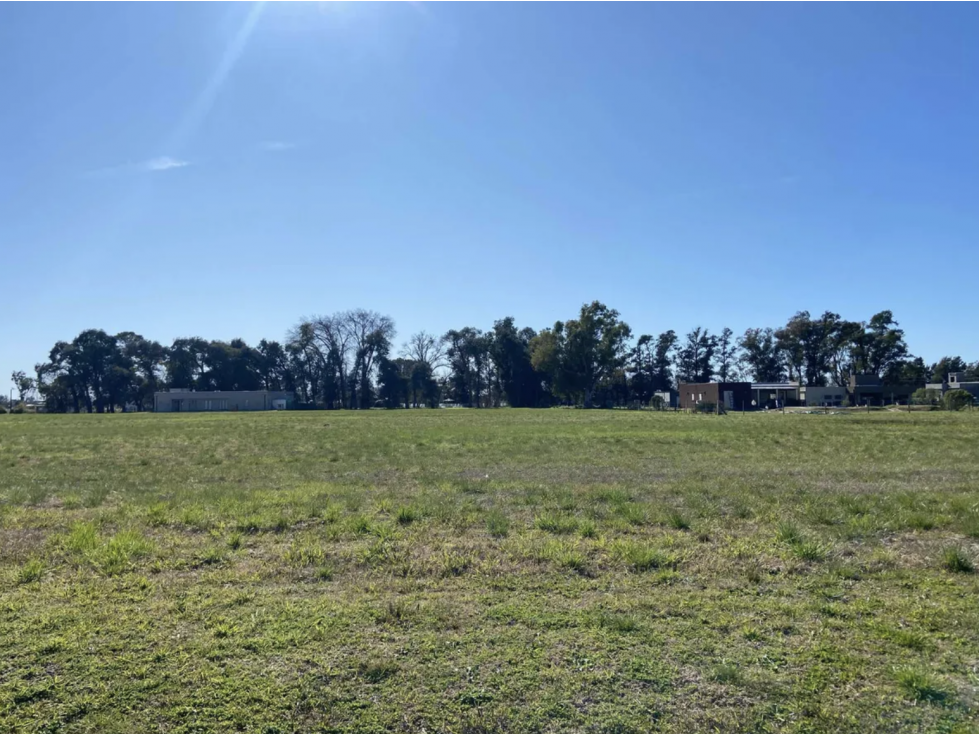 Lotes y Terrenos en el Barrio Cerrado El Espinillo Golf Luján - 1