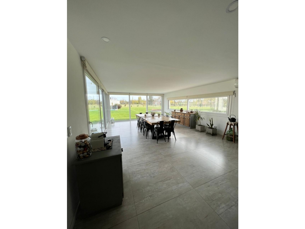 Hermosa casa en venta 5 dormitorios y pileta en Estancia Las Lilas — foto 6