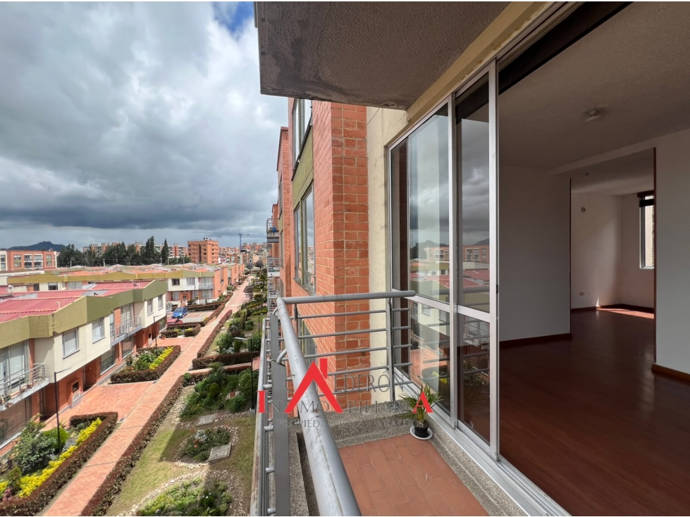 VENDO APARTAMENTO EN HACIENDA LA QUINTA 1
