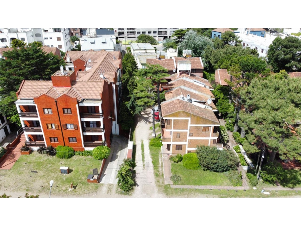 Vendo Departamento 3 Ambientes con Jardín, Parrilla y Cochera — foto 2