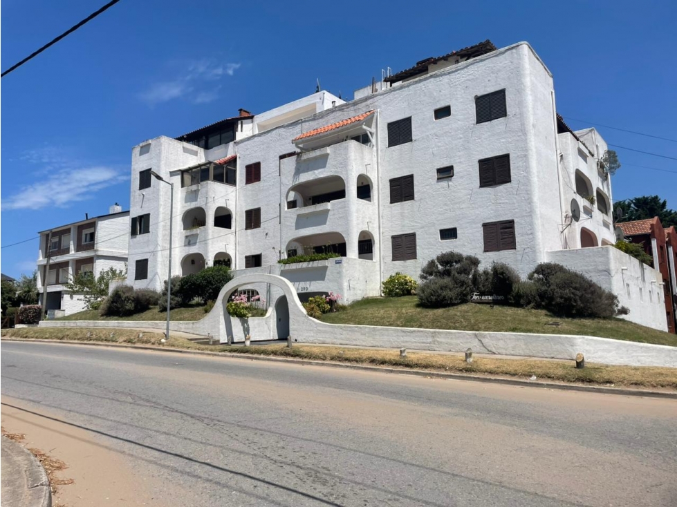 Alquiler Temporada 2027 - 2 ambientes con cochera a metros del mar