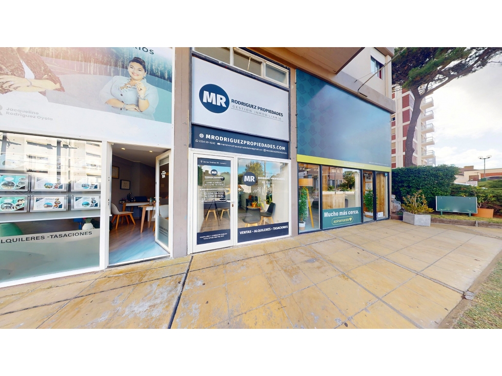 Venta Local CENTRICO A MTS DEL MAR - Pinamar - 1