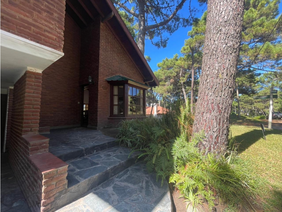 Casa en Pinamar Cerca del Mar, Parque, Parrilla y Gas Natural — foto 2