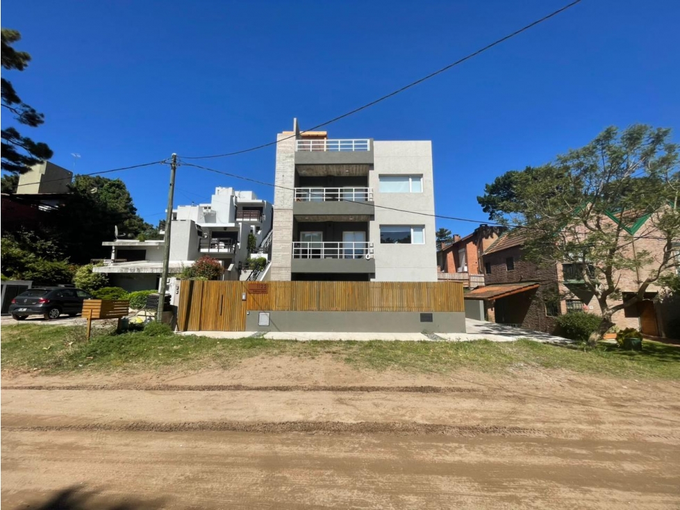 Venta departamento 2 ambientes a estrenar con patio y cochera cubierta — foto 2
