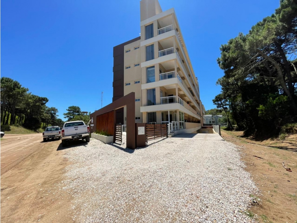 Alquiler Departamento 4 ambientes con Pileta temporada 2027 — foto 2