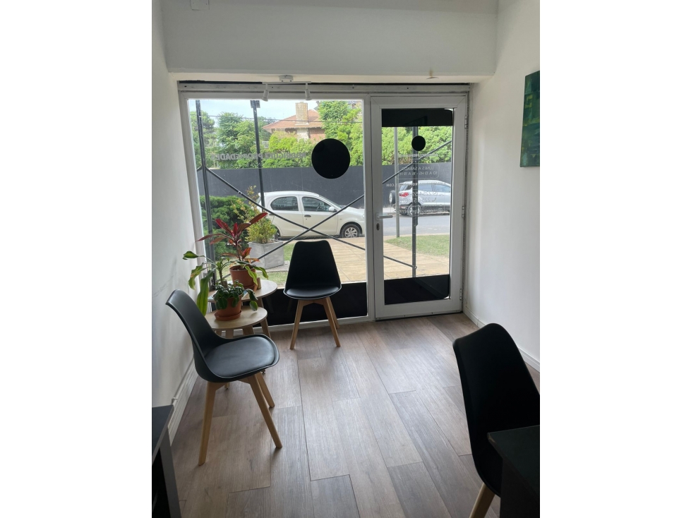 Venta Local CENTRICO A MTS DEL MAR - Pinamar - 6