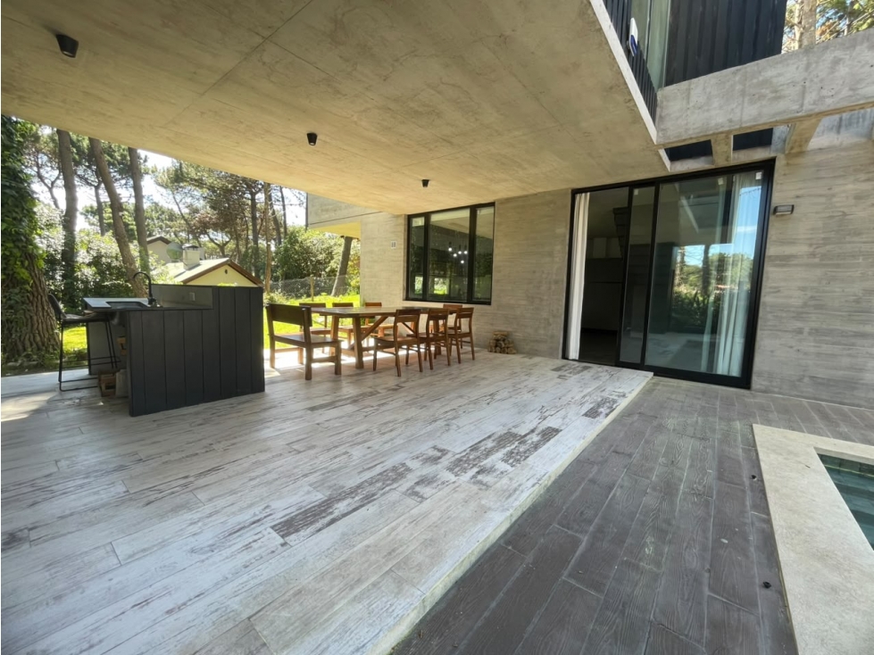 CASA EN VENTA PINAMAR NORTE 3 DORMITORIOS, PILETA Y GARAGE — foto 6