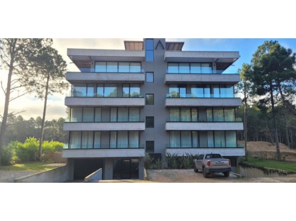 Venta Pinamar Norte - 4 ambientes - cochera y terraza