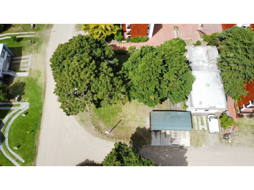Venta Lote Multifamiliar Pinamar ZONA B5 con rentabilidad inmediata. - 1