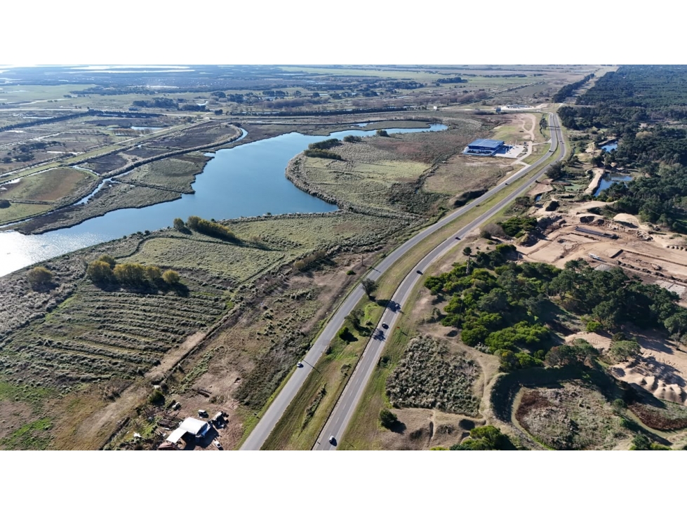 Vendo Lote Comercial de 4.065 m² - 2