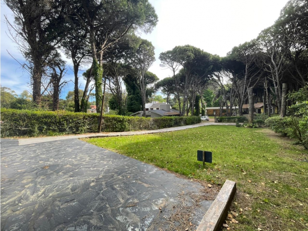 VENDO CASA EN ZONA GOLF Y BOSQUE 800 m² DE LOTE — foto 2