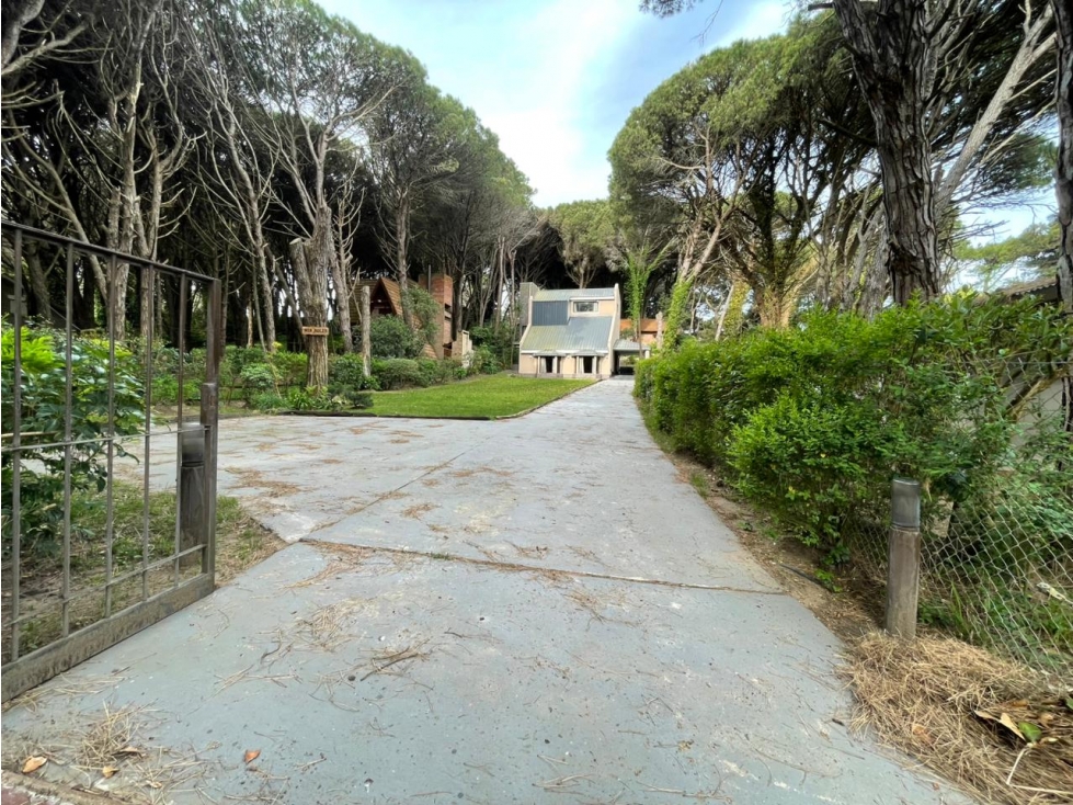 VENDO CASA EN ZONA GOLF Y BOSQUE 800 m² DE LOTE — foto 3