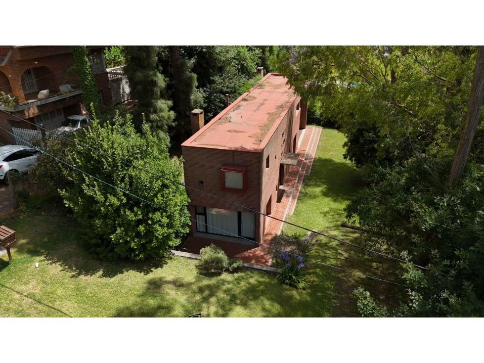 Venta casa en Pinamar 3 dormitorios en dos plantas