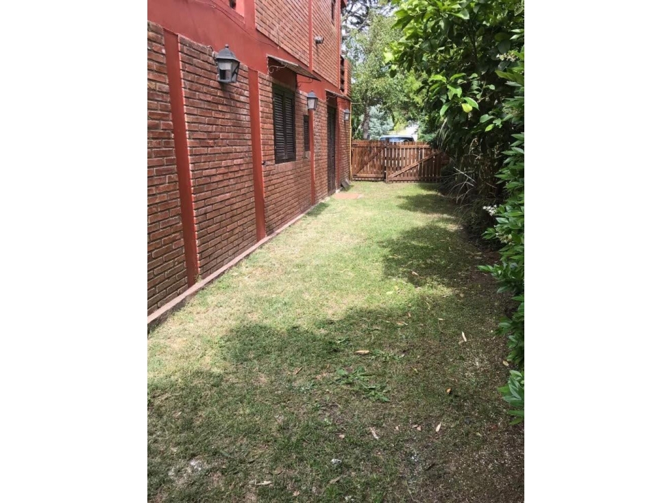 Vendo Departamento 3 Ambientes con Jardín, Parrilla y Cochera — foto 3