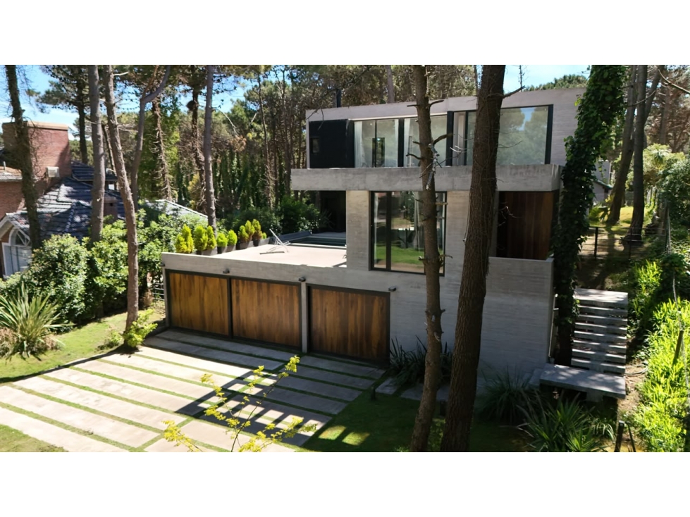 CASA EN VENTA PINAMAR NORTE 3 DORMITORIOS, PILETA Y GARAGE — foto 2