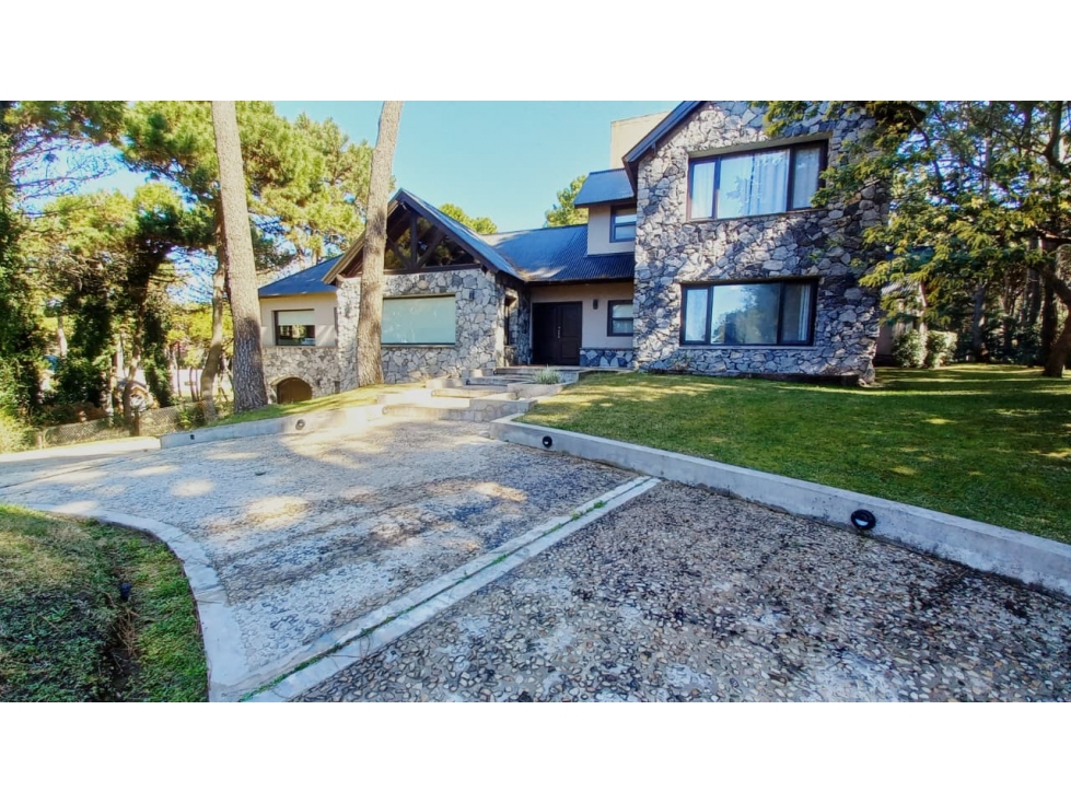 OPORTUNIDAD CASA DE 7 AMBIENTES EN PINAMAR NORTE . — foto 2