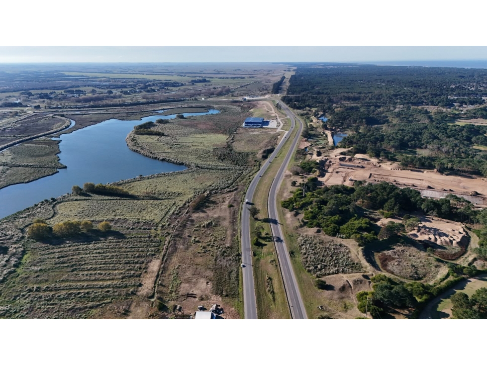 Vendo Lote Comercial de 4.065 m² - 1