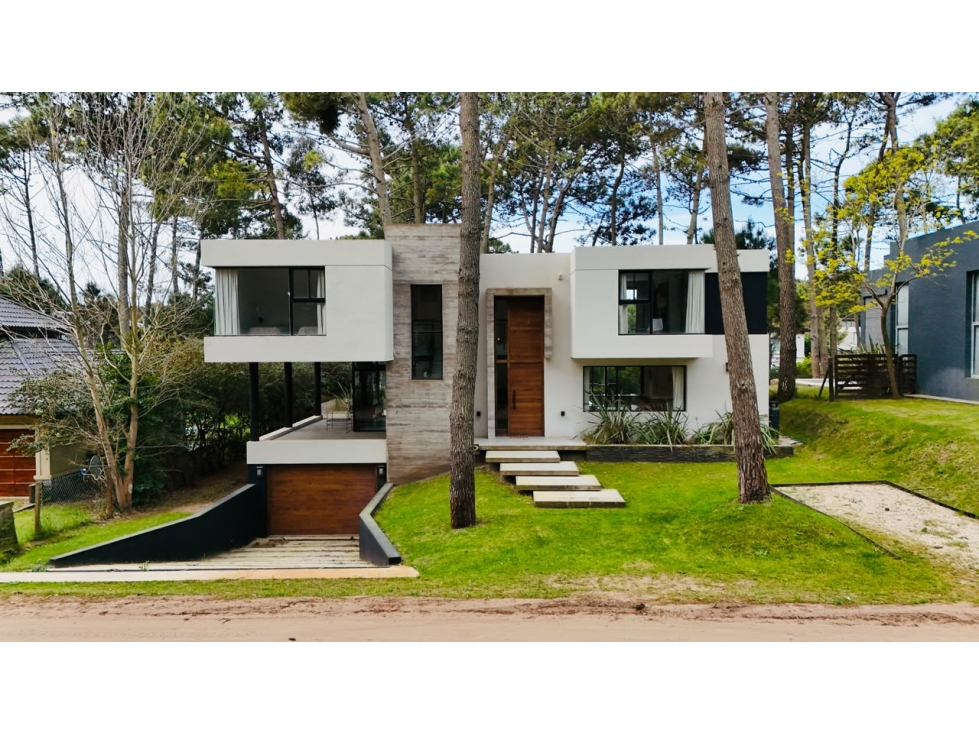 Venta Casa en Álamos Pinamar 4 Dormitorios