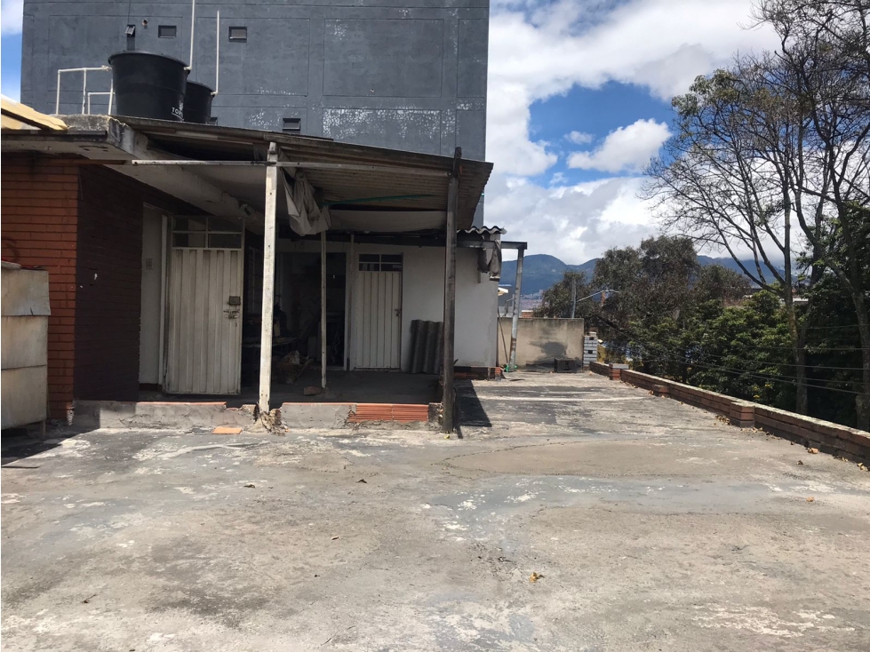 Vendo Casa esquinera Alquería sobre la Av 68 sector Textil — foto 4