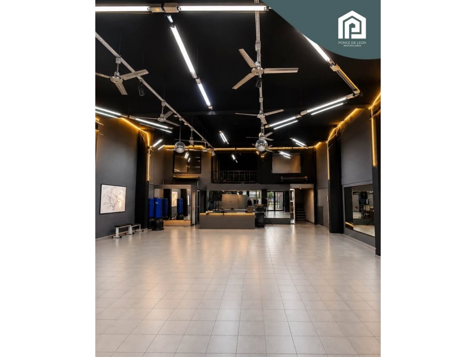LOCAL COMERCIAL EN ALQUILER - 500 m² - AV. 3 DE ABRIL 1155 - 5