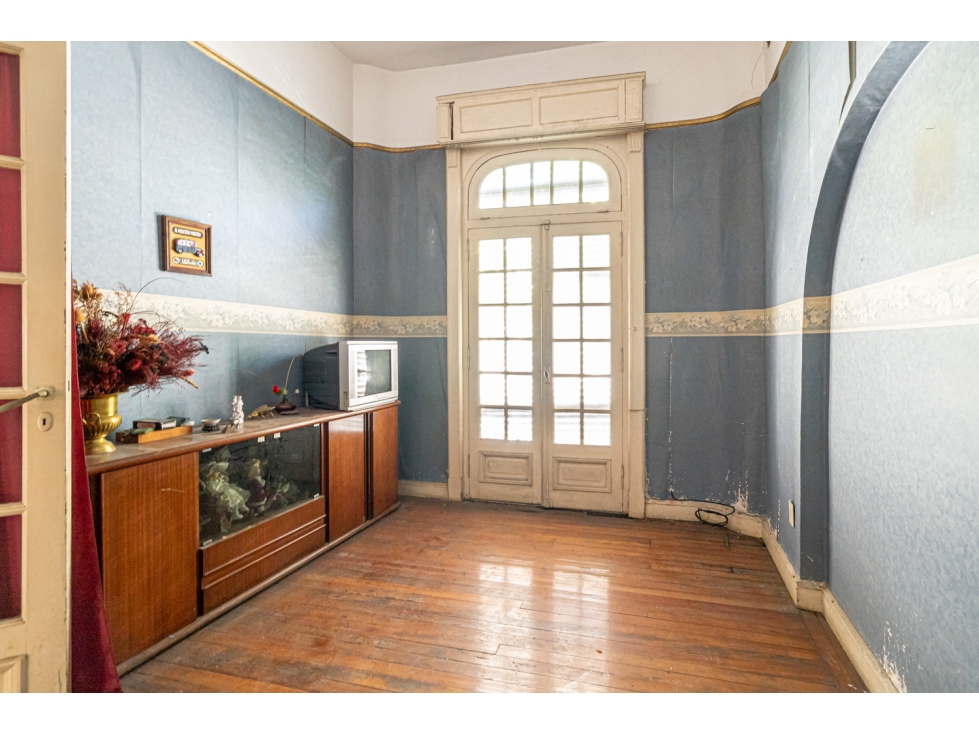 Casa en Venta de estilo sobre Excelente Esquina en Caballito - 5