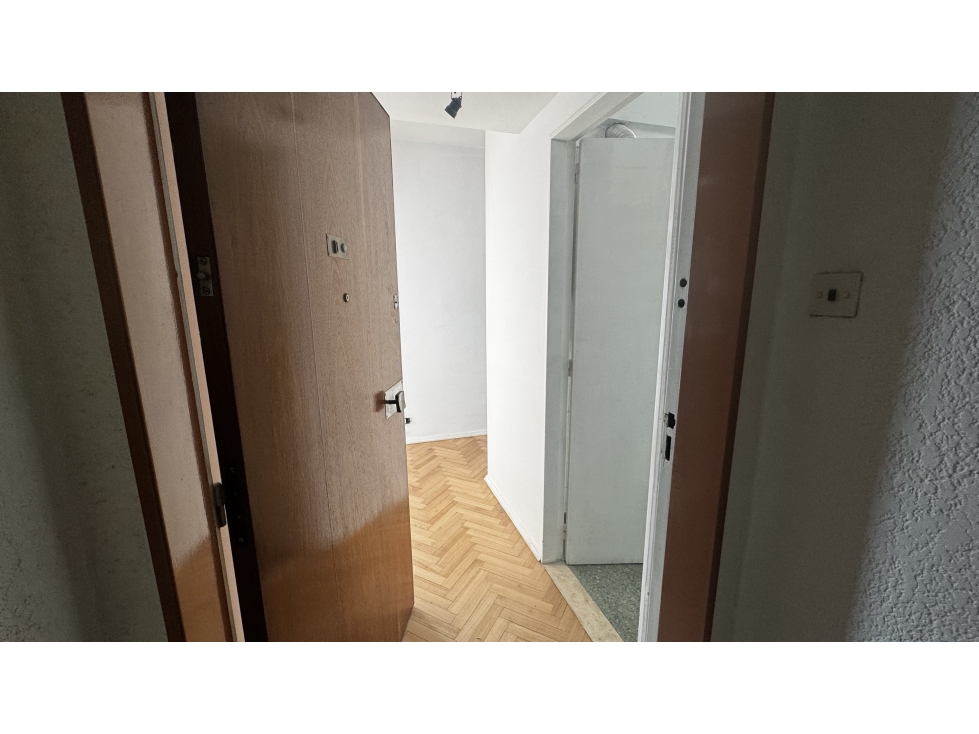 Venta tres ambientes con lavadero - piso alto vista abierta - flores - 5