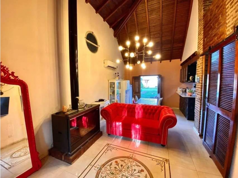 Excelente Casa en Venta con Parque y Pileta Lote de 630 m² - Bs As - 3