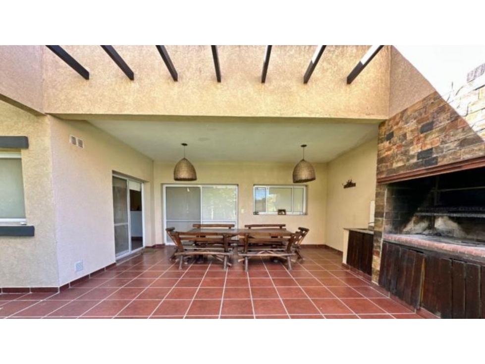 Venta Excelente casa 4 amb. Barrio privado Pilar - Manzanares chico - 5