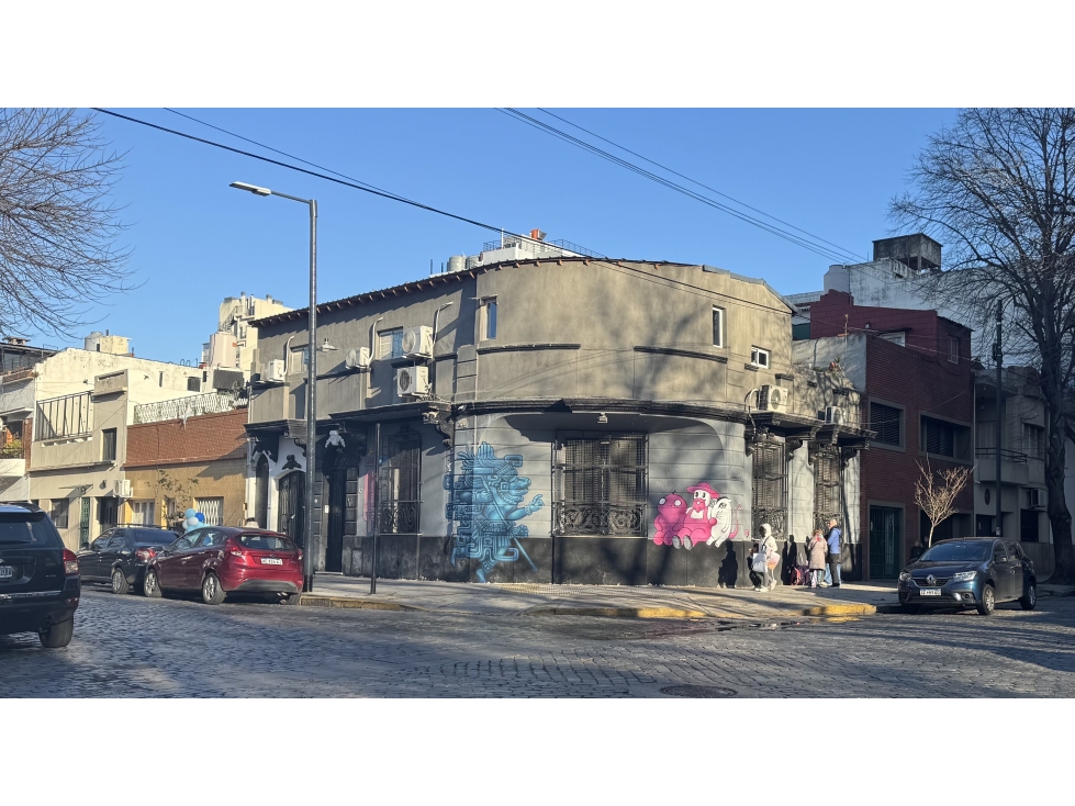 venta casa excelente esquina lote comercial en el barrio de Colegiales - 2