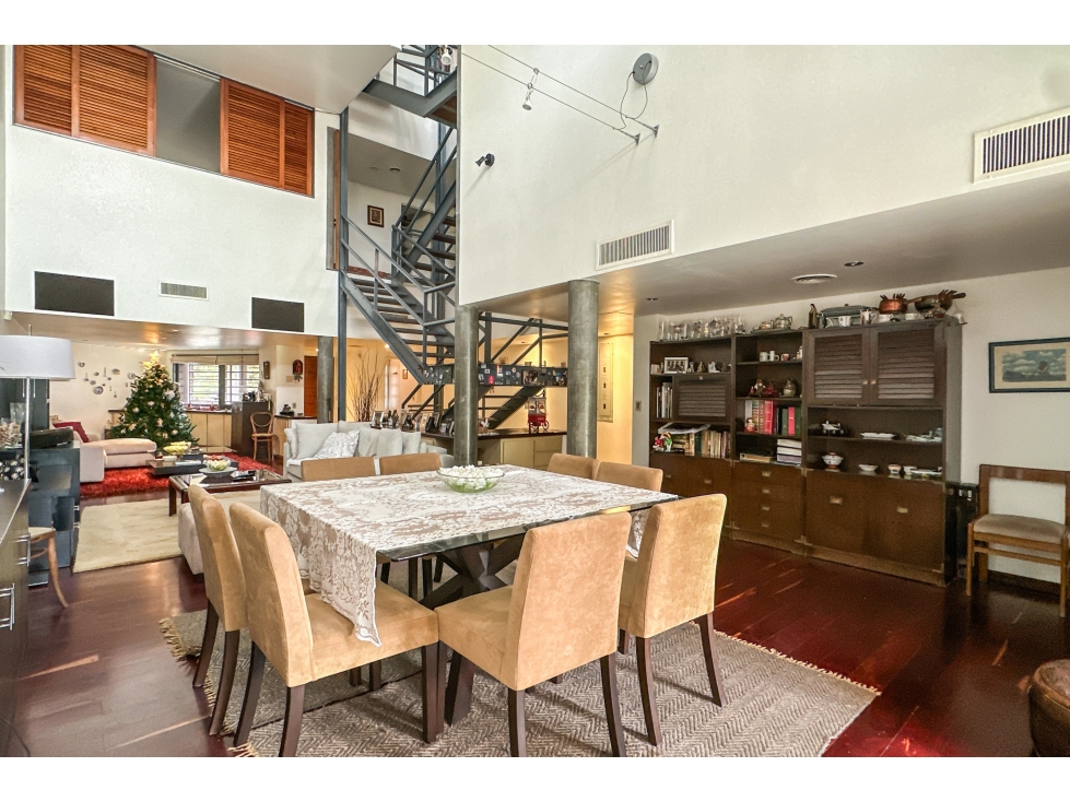 Exclusiva casa en venta de 8 ambientes con piscina y jardin en Florida - 4