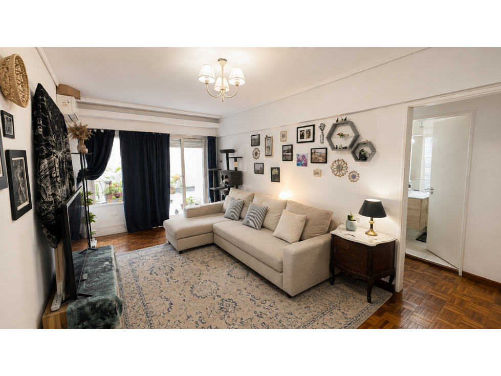 4 ambientes con patio privado y cochera fija cubierta. Alto Palermo