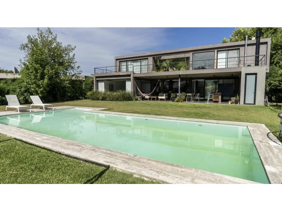 Casa en venta en barrio privado Las lomas - Haras Santa Maria