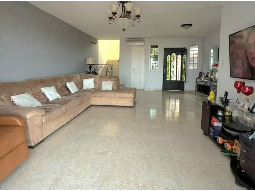 ALQUILER DE CASA EN BRISAS DEL GOLF PANAMA