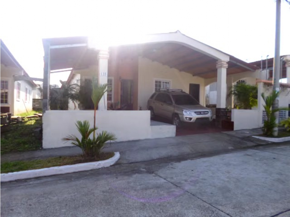 DUEÑO VENDE CASA O HACE TRASPASO DE DEUDA EN VACAMONTE — foto 2