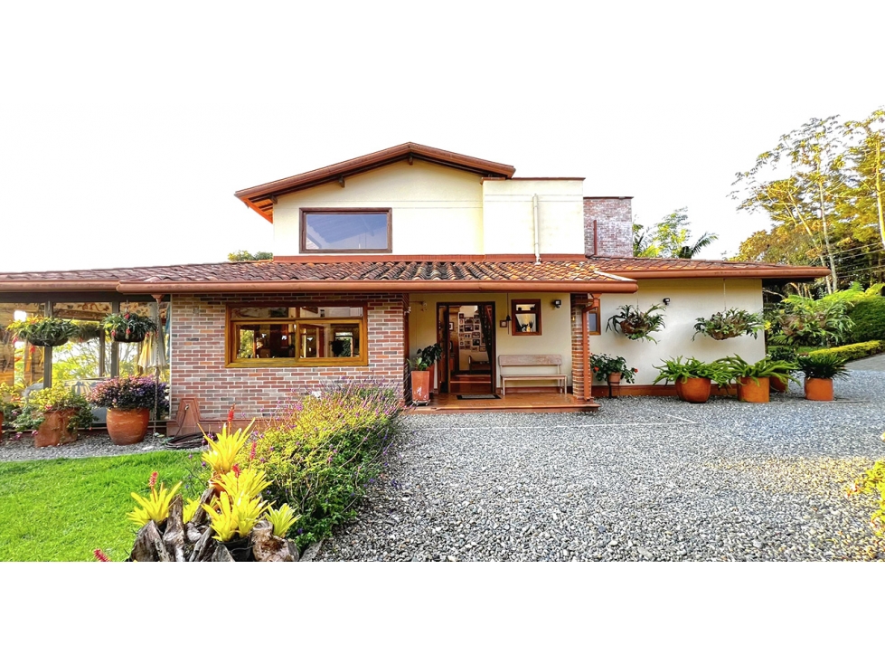 Venta de casa campestre con espectacular vista a Reserva Natural. - 1