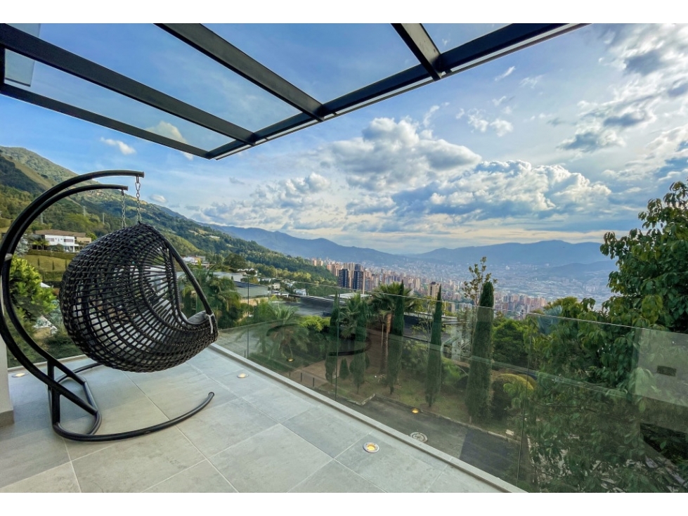 Casa de Lujo en Las Palmas, Medellín Vistas Espectaculares