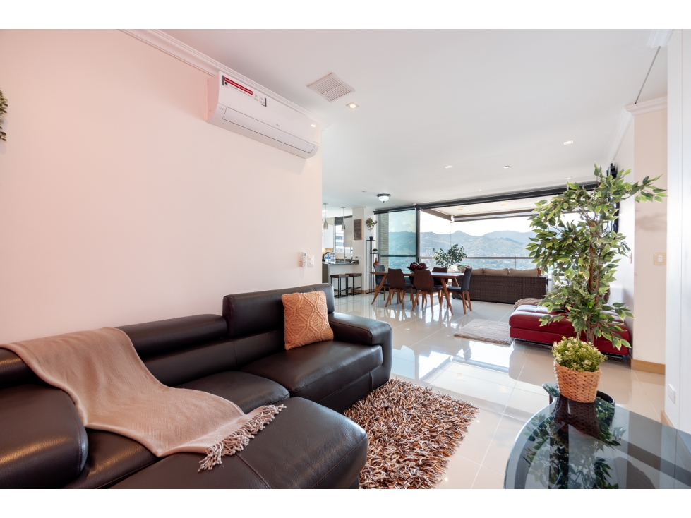 Venta de apto Poblado Los Parra. Piso alto, vista y gran balcón — foto 6