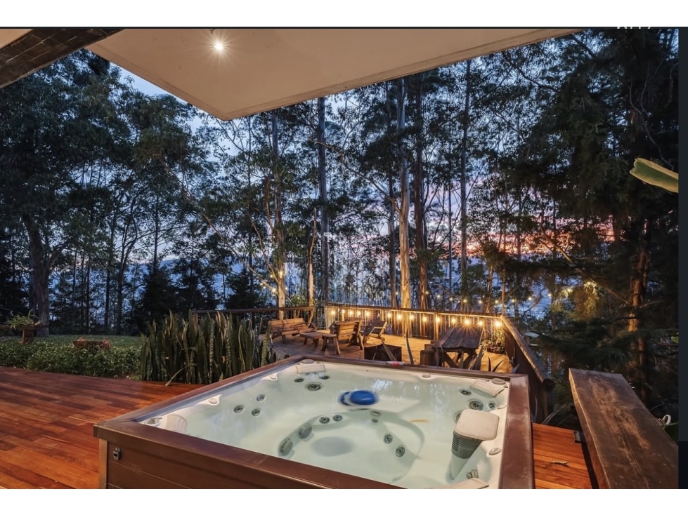 Venta de Casa en las Palmas con Diseño Unico