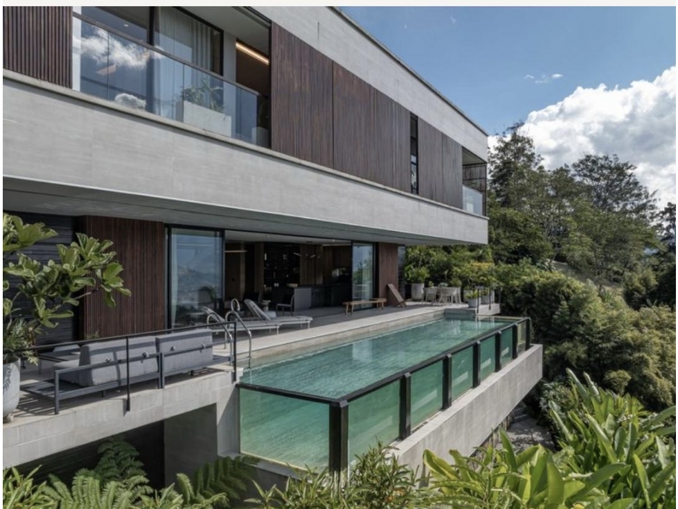 Una de las Casas Más Exclusivas y Únicas de Medellín -Los Balsos — foto 5