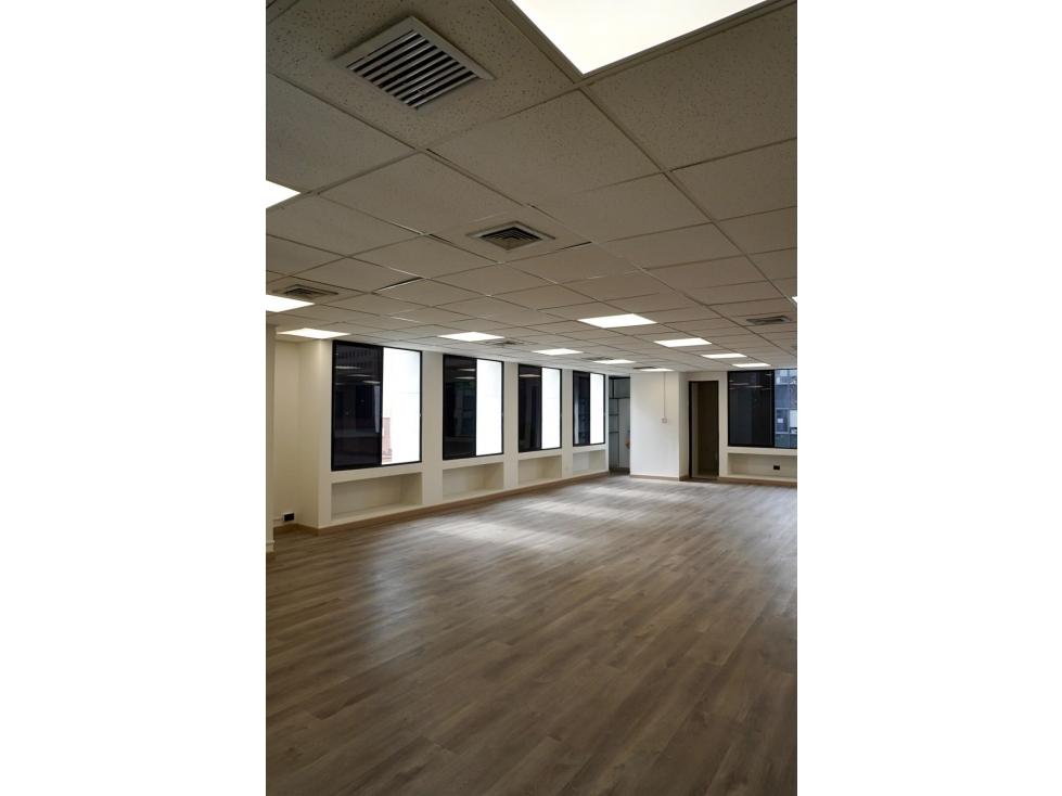 Venta o alquiler oficina en Milla de Oro — foto 2