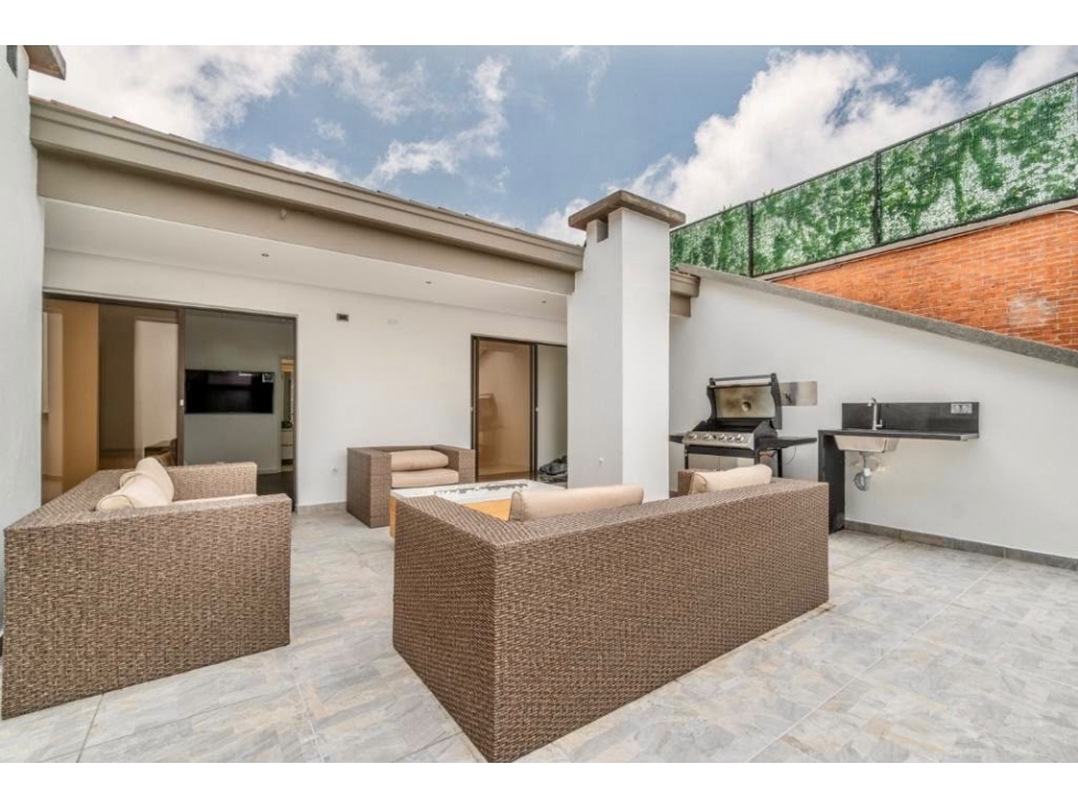Exclusivo Penthouse con Jacuzzi y Permiso para Rentas Cortas — foto 3